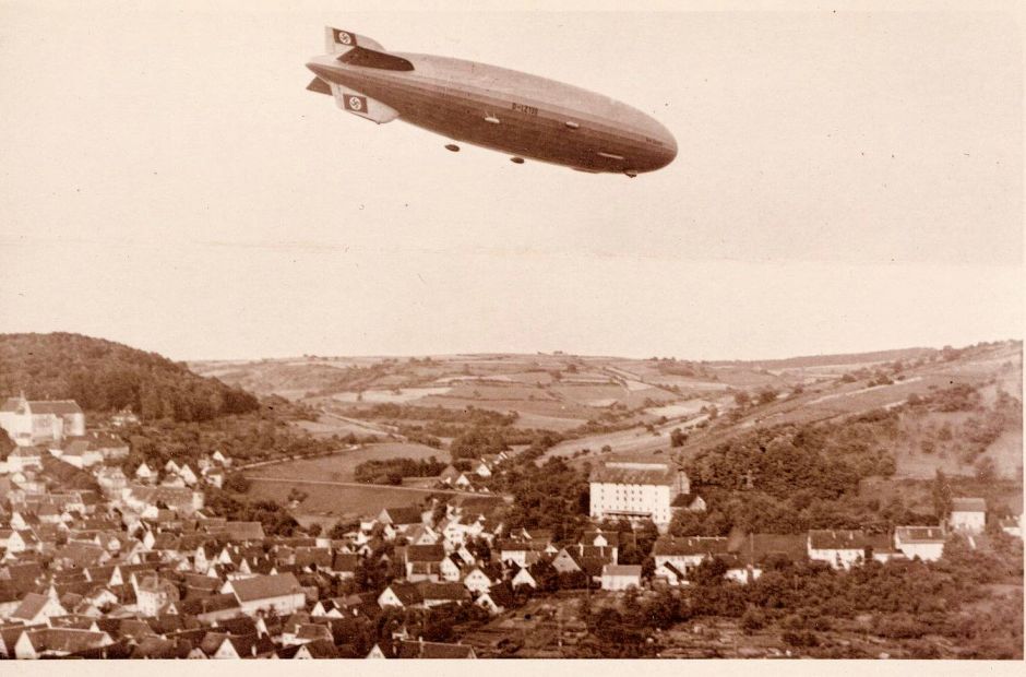 Luftschiff "Graf Zeppelin II" über Niederstetten