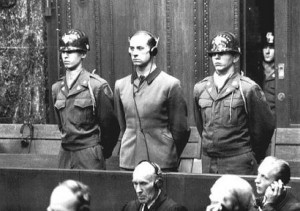 Karl Brandt als Angeklagter im Nürnberger Äzteprozess