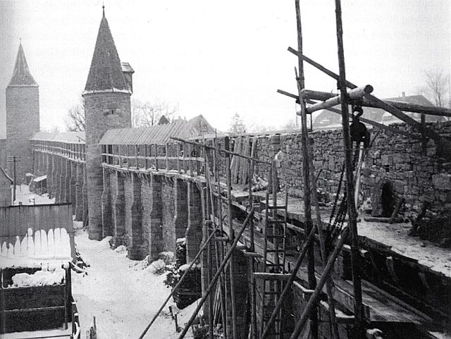 Wiederaufbau der Mauer an der Röderschütt 1952
